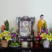 Cách Thức Trang Thiết Bàn Phật Và Lễ Phật