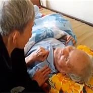 Cụ Bà 80 Tuổi Ngọt Ngào Khuyên Chồng Niệm Phật Vãng Sanh