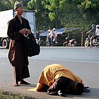 Muốn Vãng Sanh Phải Nên Có Lòng Thành Kính